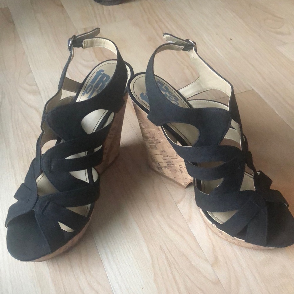 Free Press Wedges